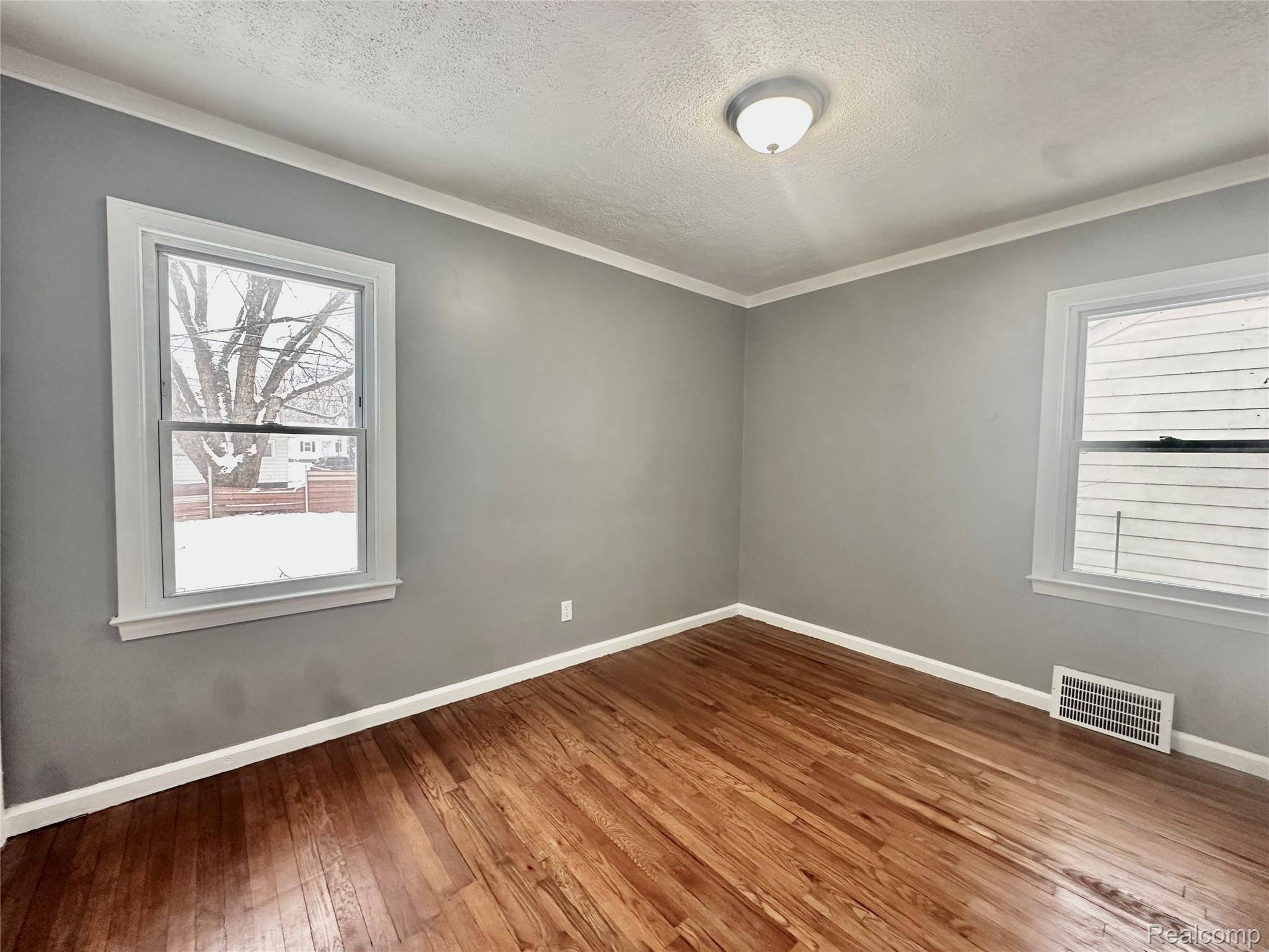 Harper Woods, MI 48225,18948 Kenosha ST