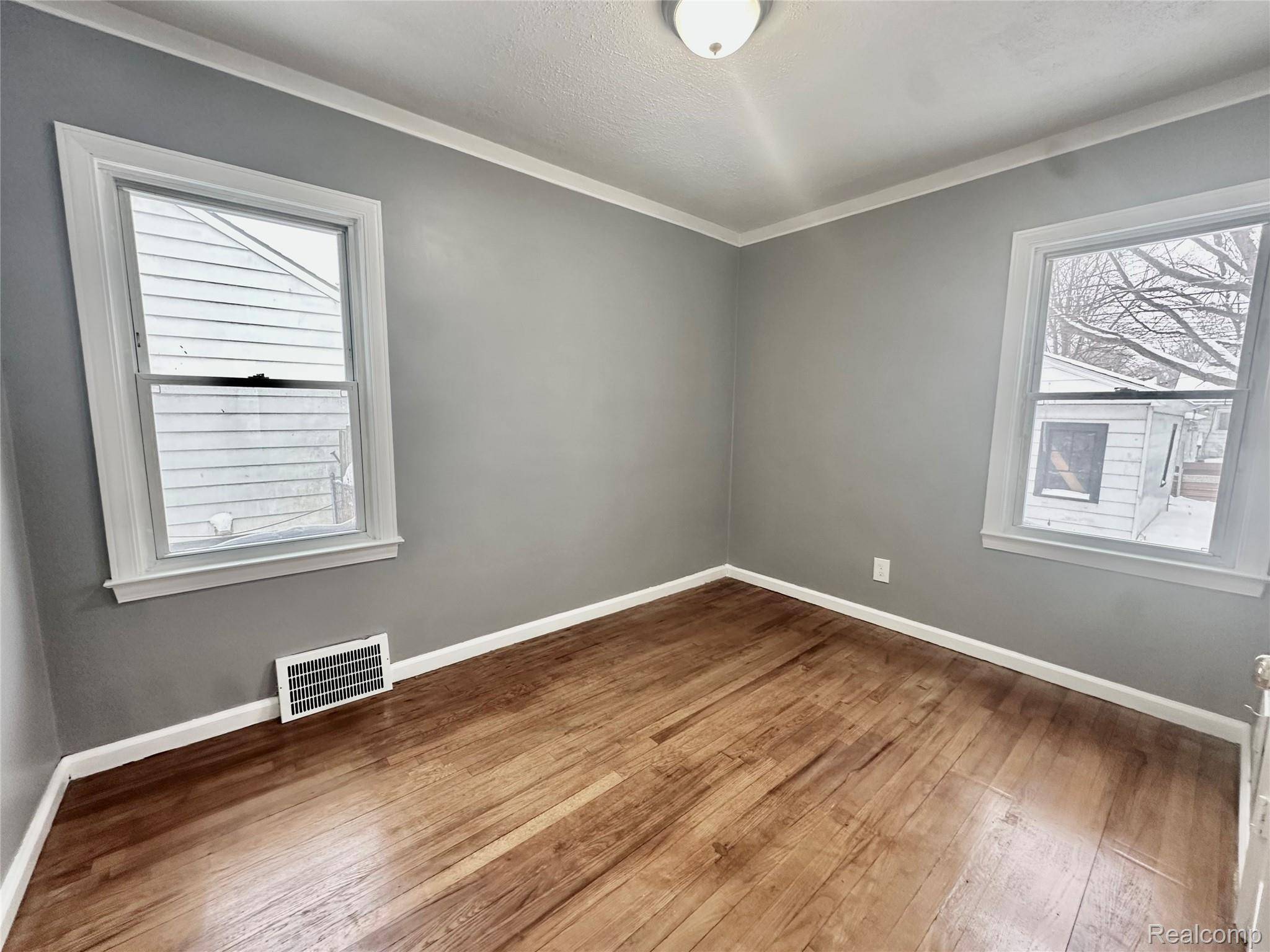 Harper Woods, MI 48225,18948 Kenosha ST