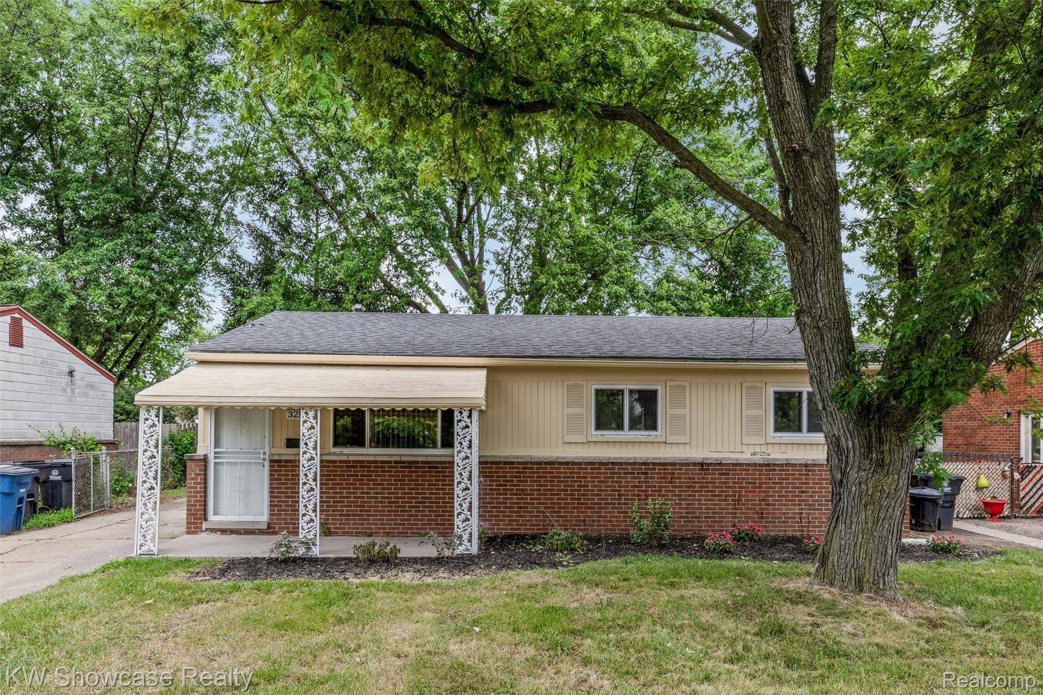 Westland, MI 48186,32116 Palmer RD