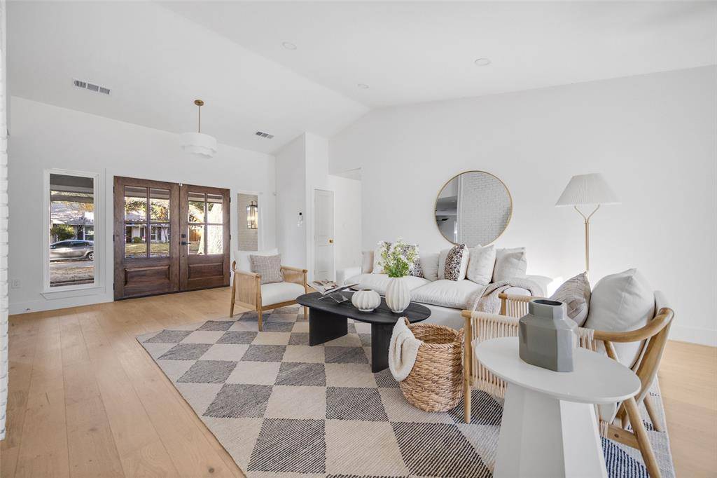 Dallas, TX 75248,7850 La Sobrina Drive