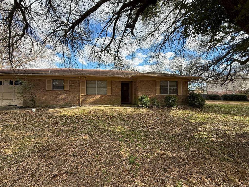 Omaha, TX 75571,204 Joyner Street