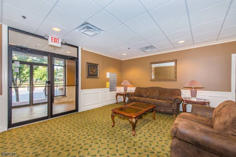 Maplewood Twp., NJ 07040,1677 Springfield Ave #14