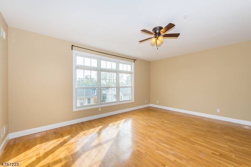 Maplewood Twp., NJ 07040,1677 Springfield Ave #14