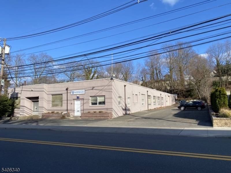 East Rutherford Boro, NJ 07073,45 Carlton Ave