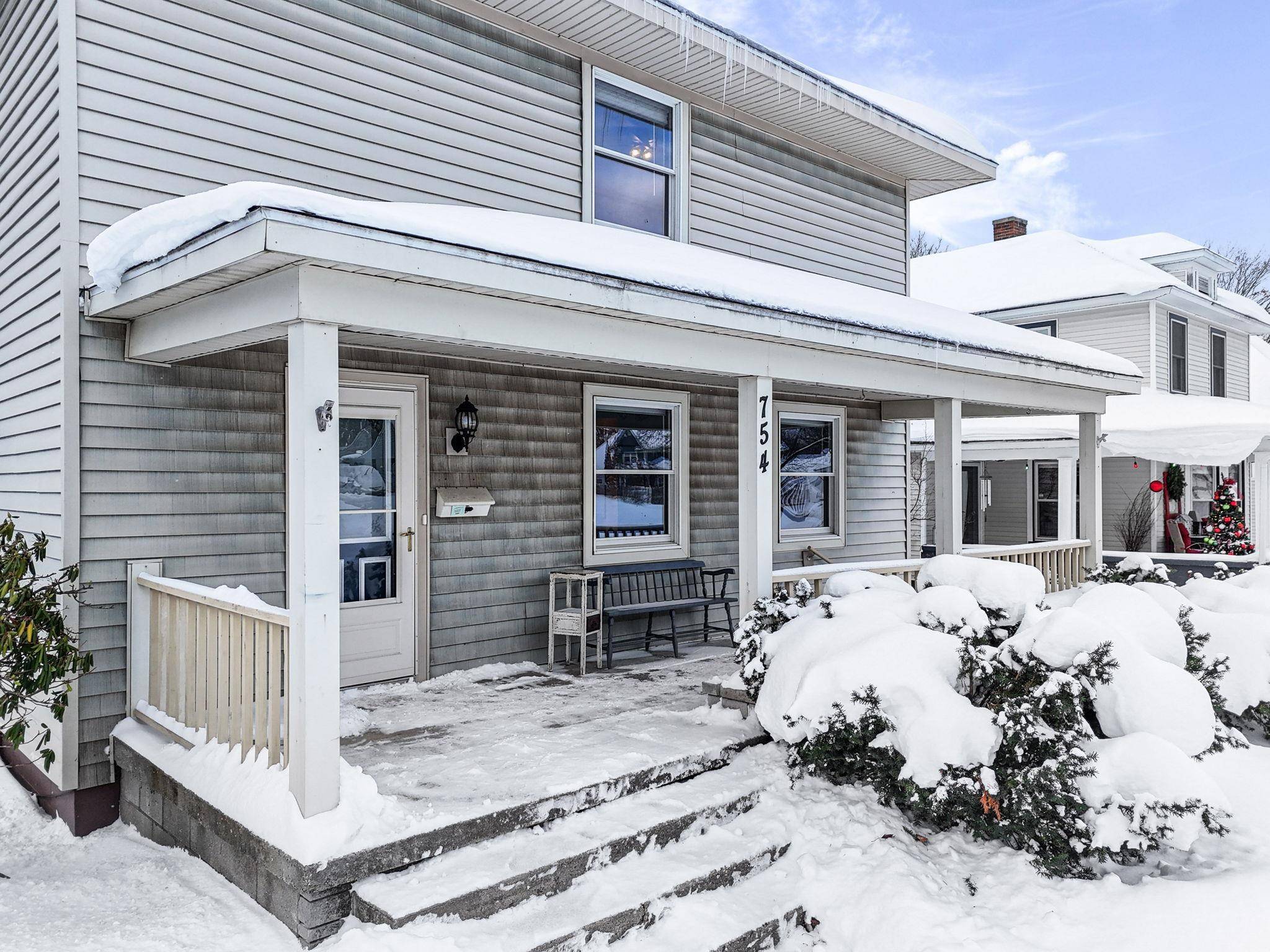 Cadillac, MI 49601,754 E Division ST