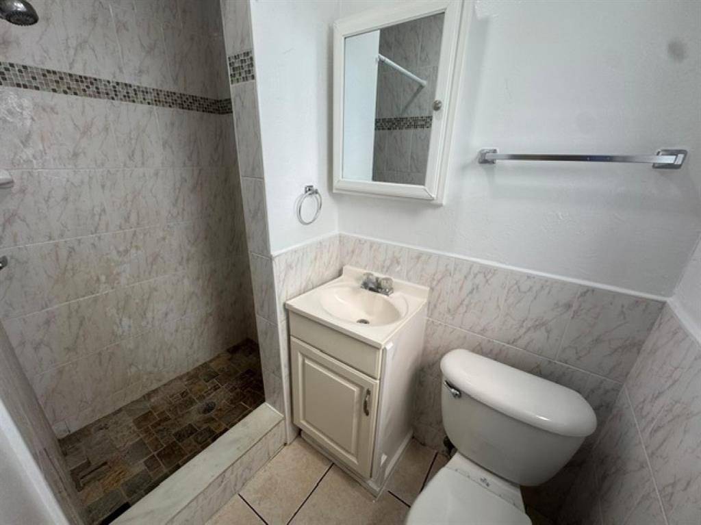 Hollywood, FL 33020,1822 Dixieanna St #14