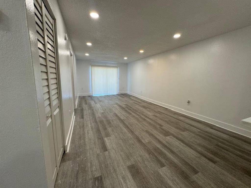 Hollywood, FL 33023,5525 SW 41st St #306