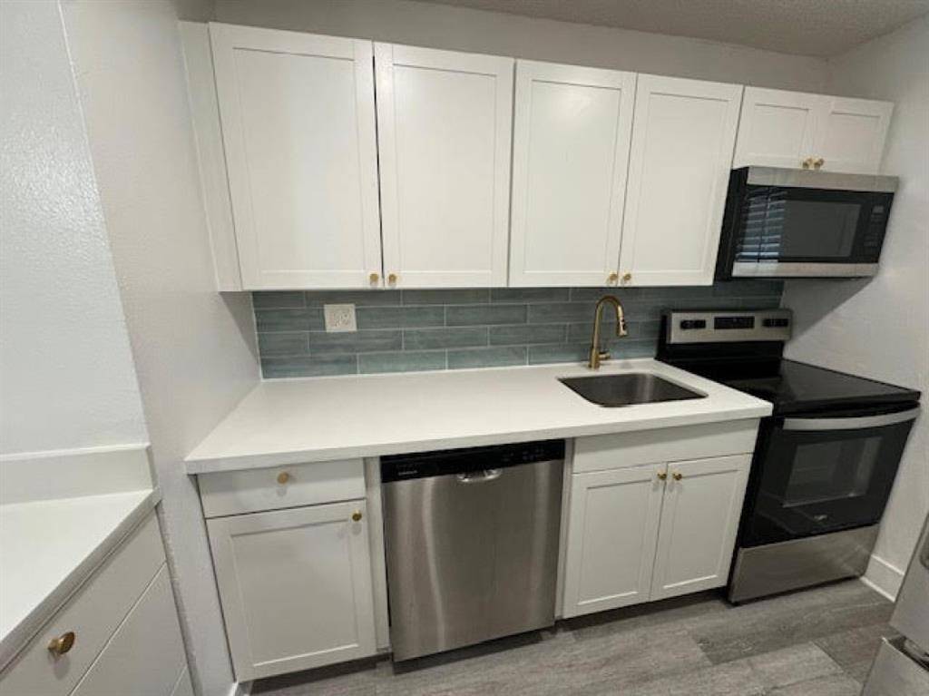 Hollywood, FL 33023,5525 SW 41st St #306