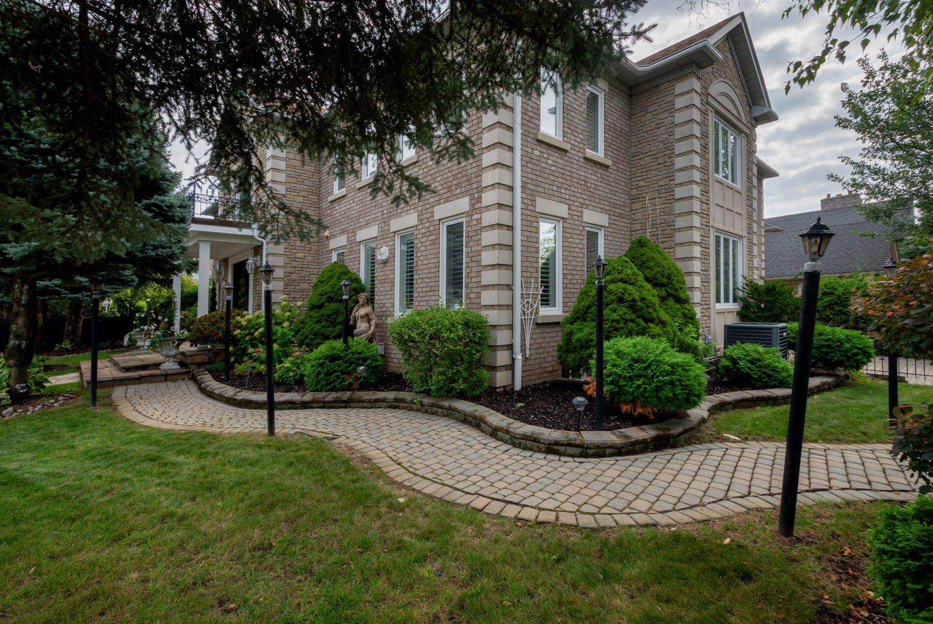 Vaughan, ON L4L 8J7,1 Radley ST