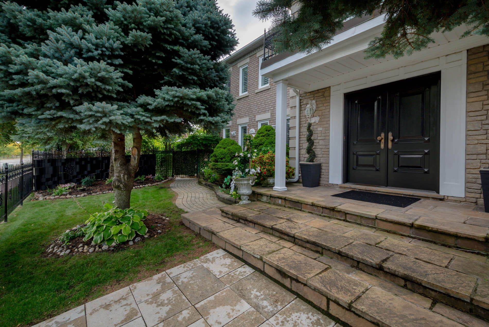 Vaughan, ON L4L 8J7,1 Radley ST