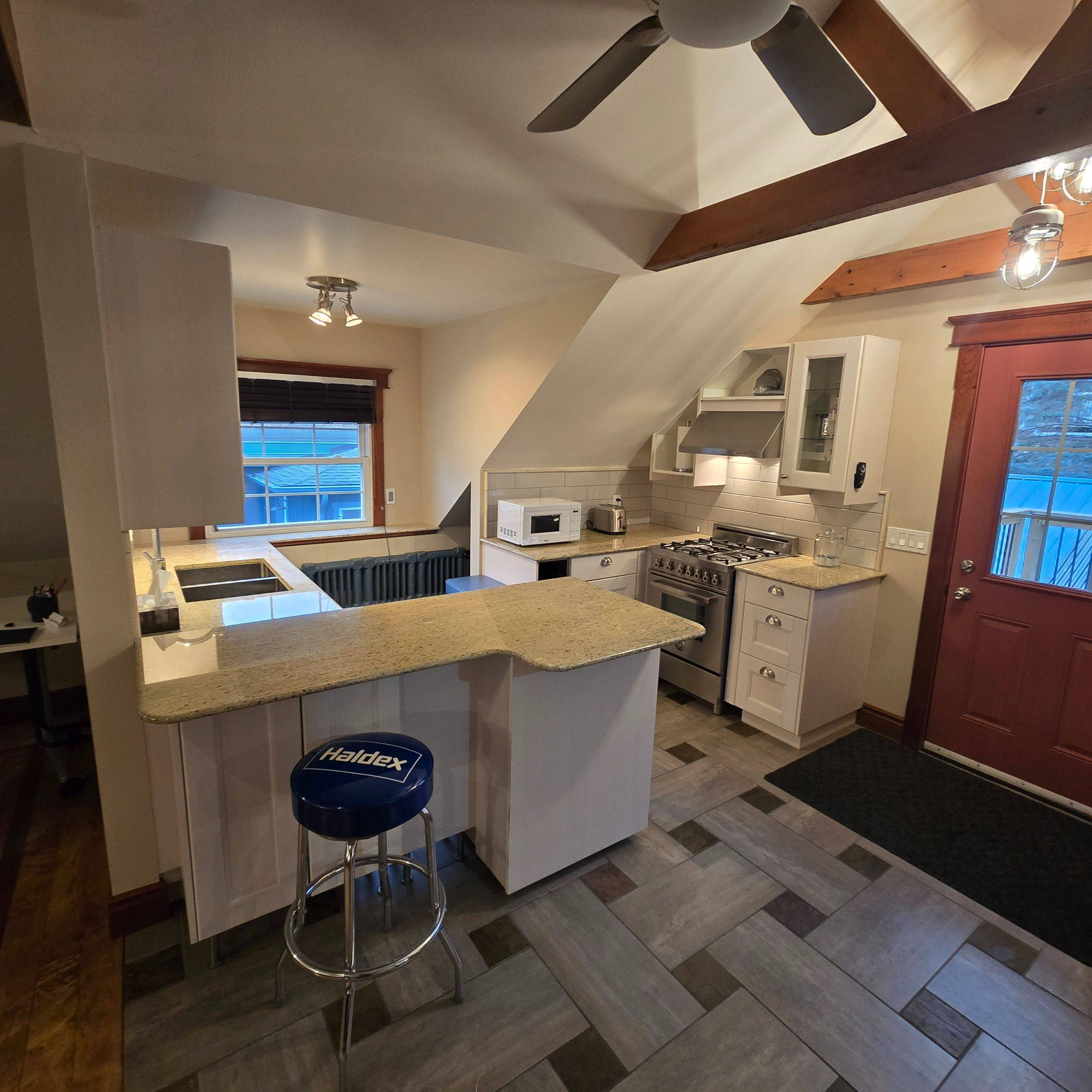 King, ON L0G 1T0,202 Main ST #Coach House