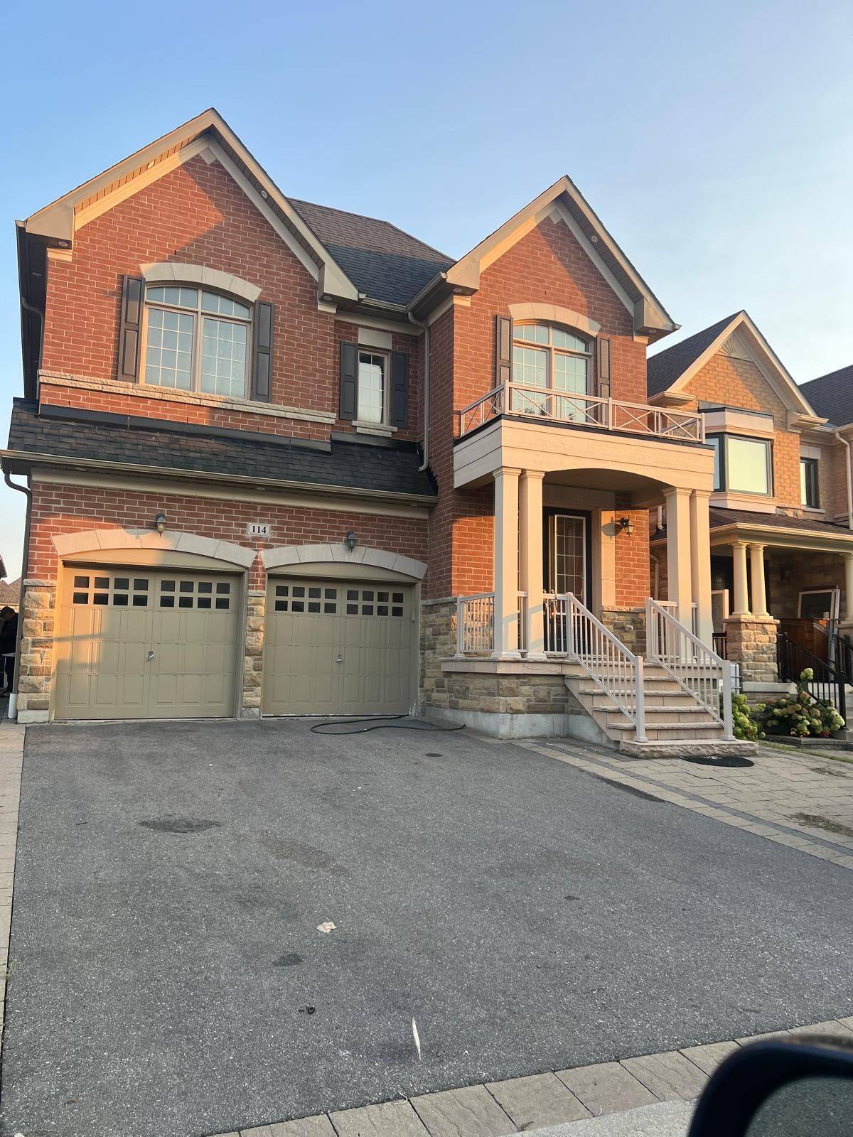 Vaughan, ON L4L 1A6,114 Garyscholl RD #Upper