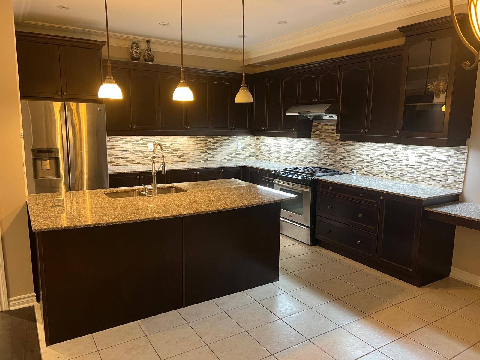 Vaughan, ON L4L 1A6,114 Garyscholl RD #Upper