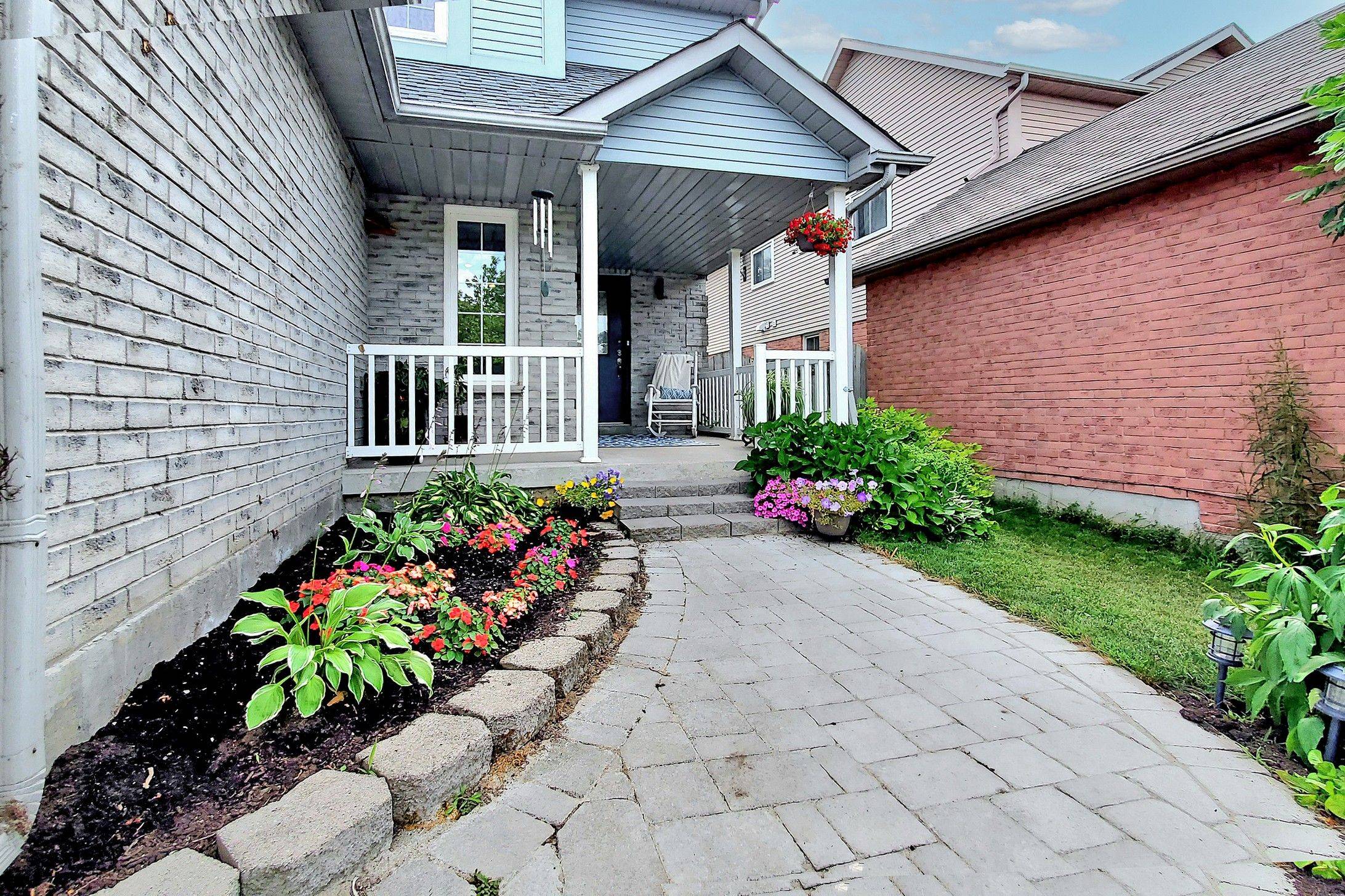 Barrie, ON L4M 6G1,103 Cardinal ST