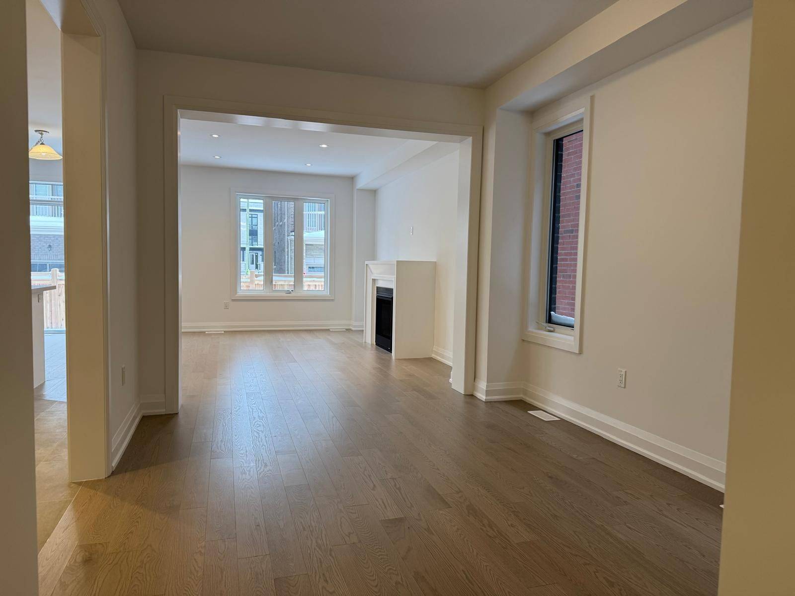 Oakville, ON L6M 0W8,3193 Crystal DR