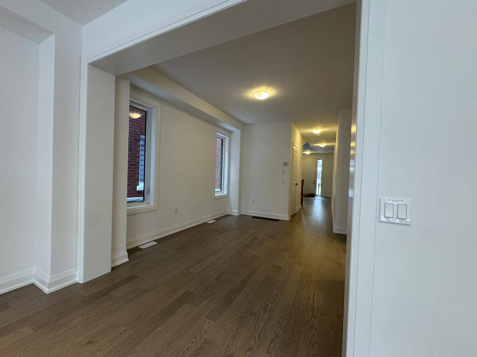 Oakville, ON L6M 0W8,3193 Crystal DR