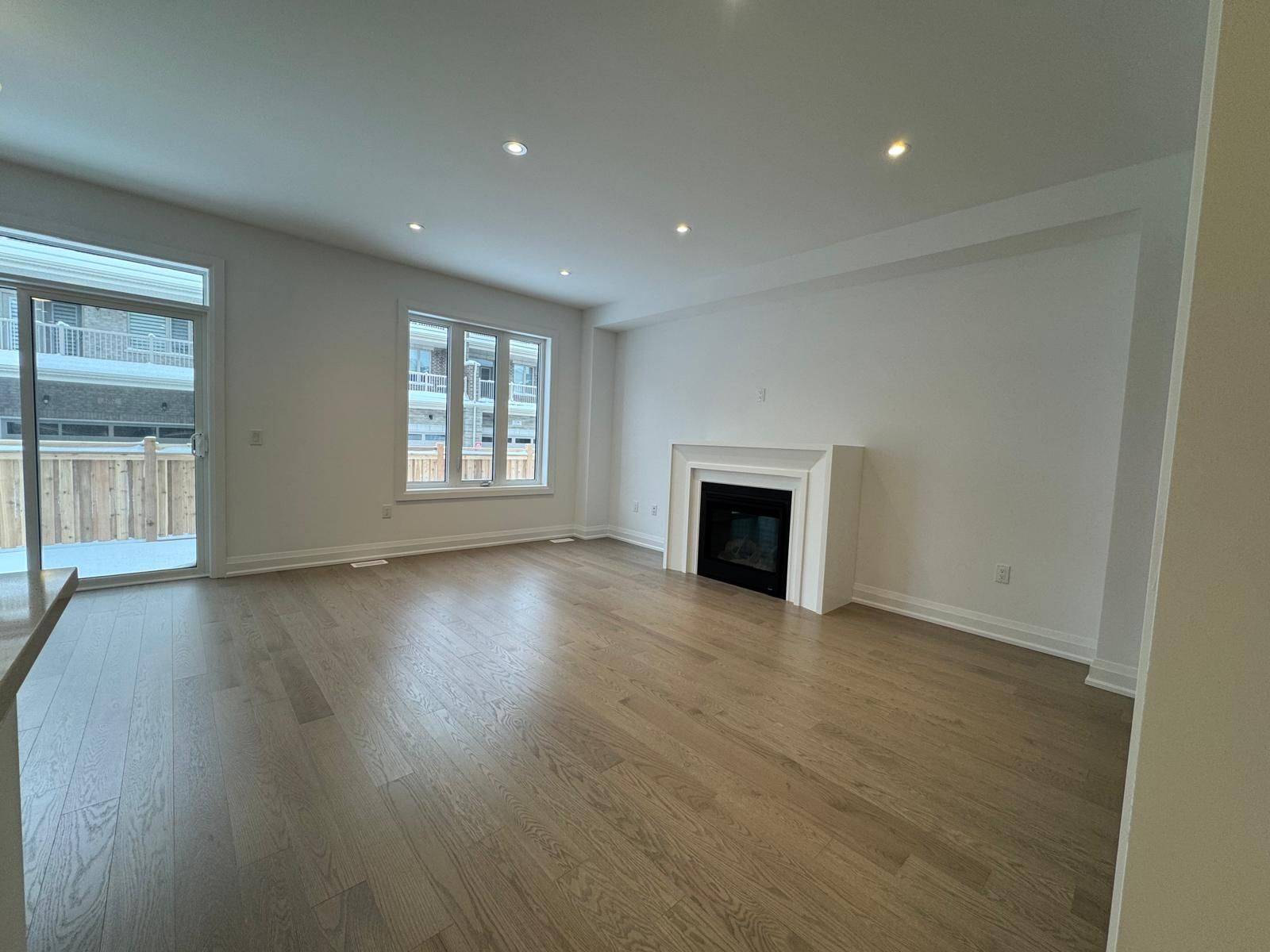 Oakville, ON L6M 0W8,3193 Crystal DR