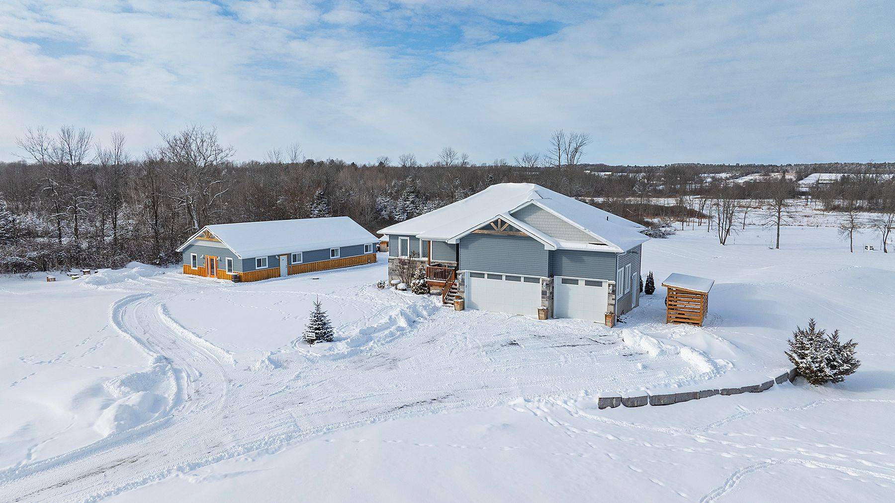 Loyalist, ON K0H 2H0,923 Maple RD