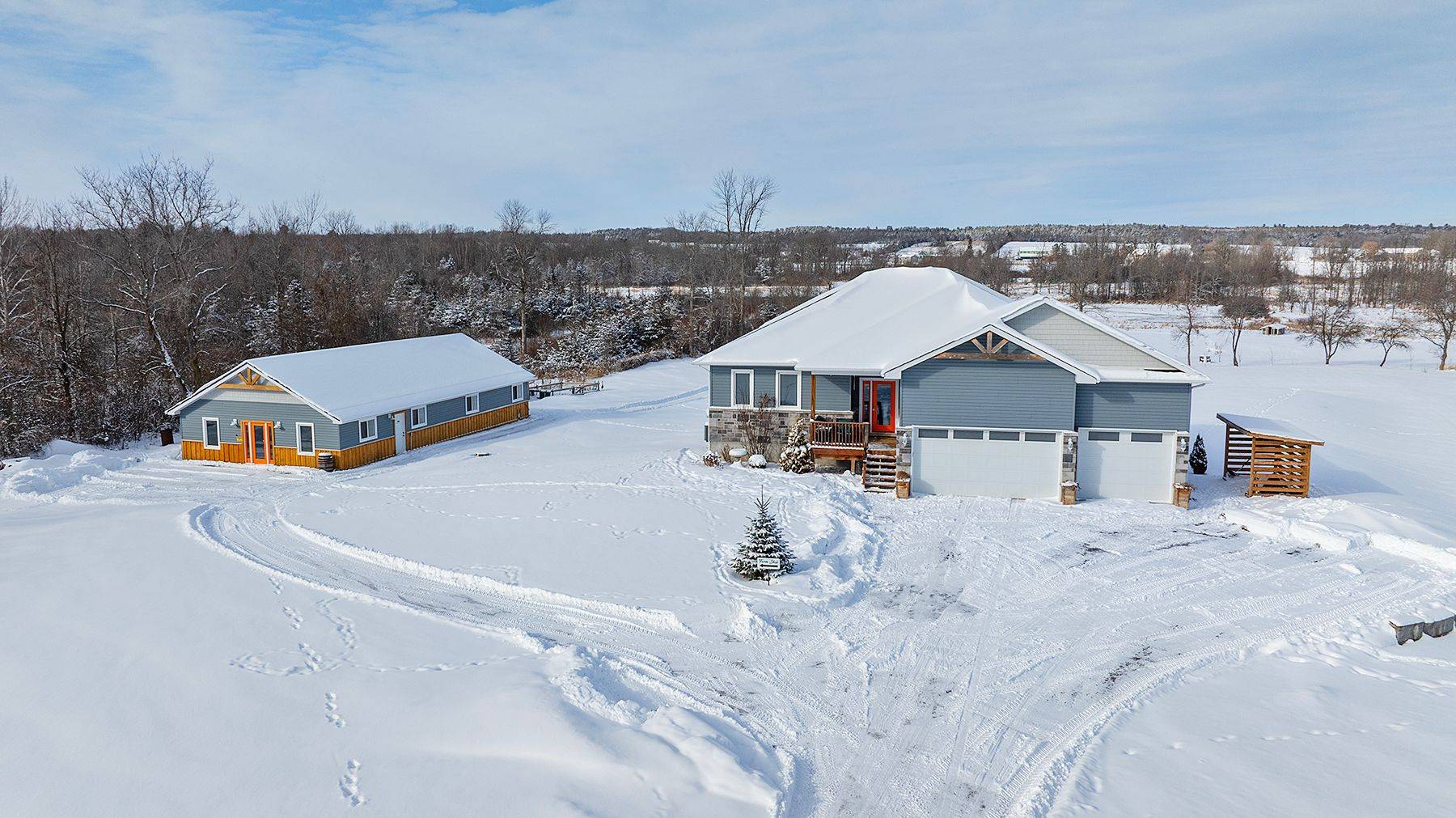 Loyalist, ON K0H 2H0,923 Maple RD