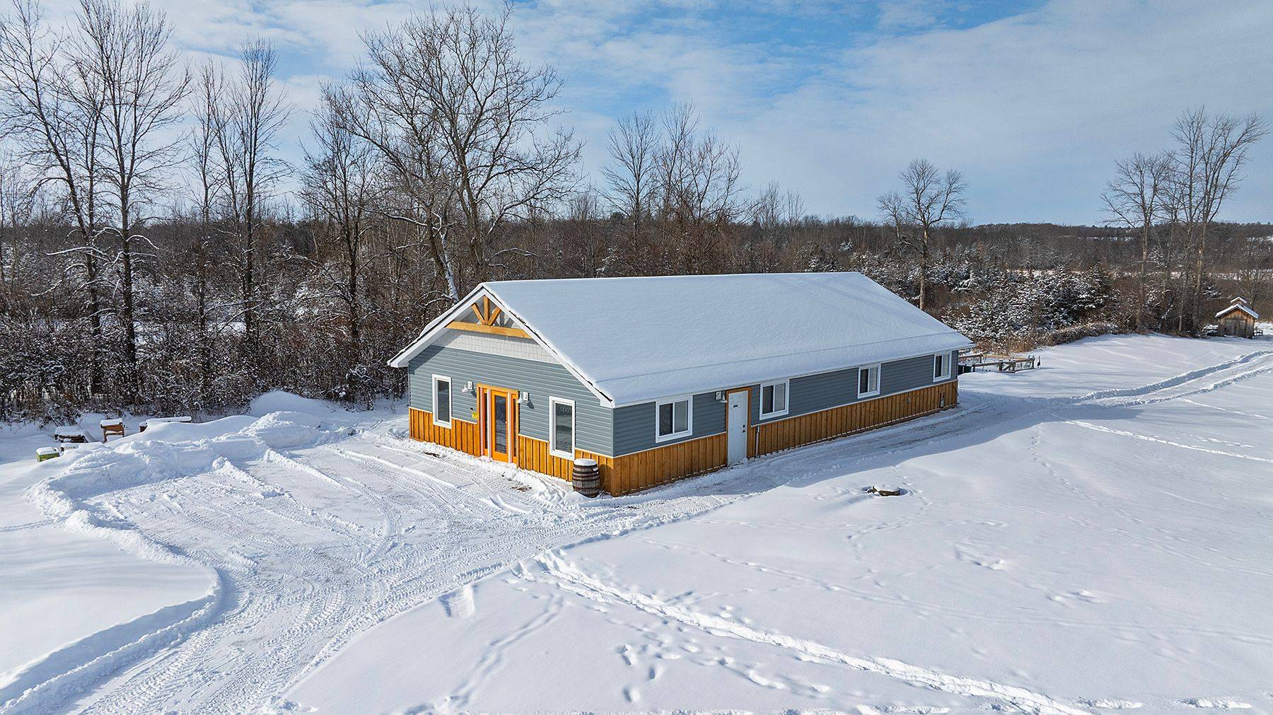 Loyalist, ON K0H 2H0,923 Maple RD