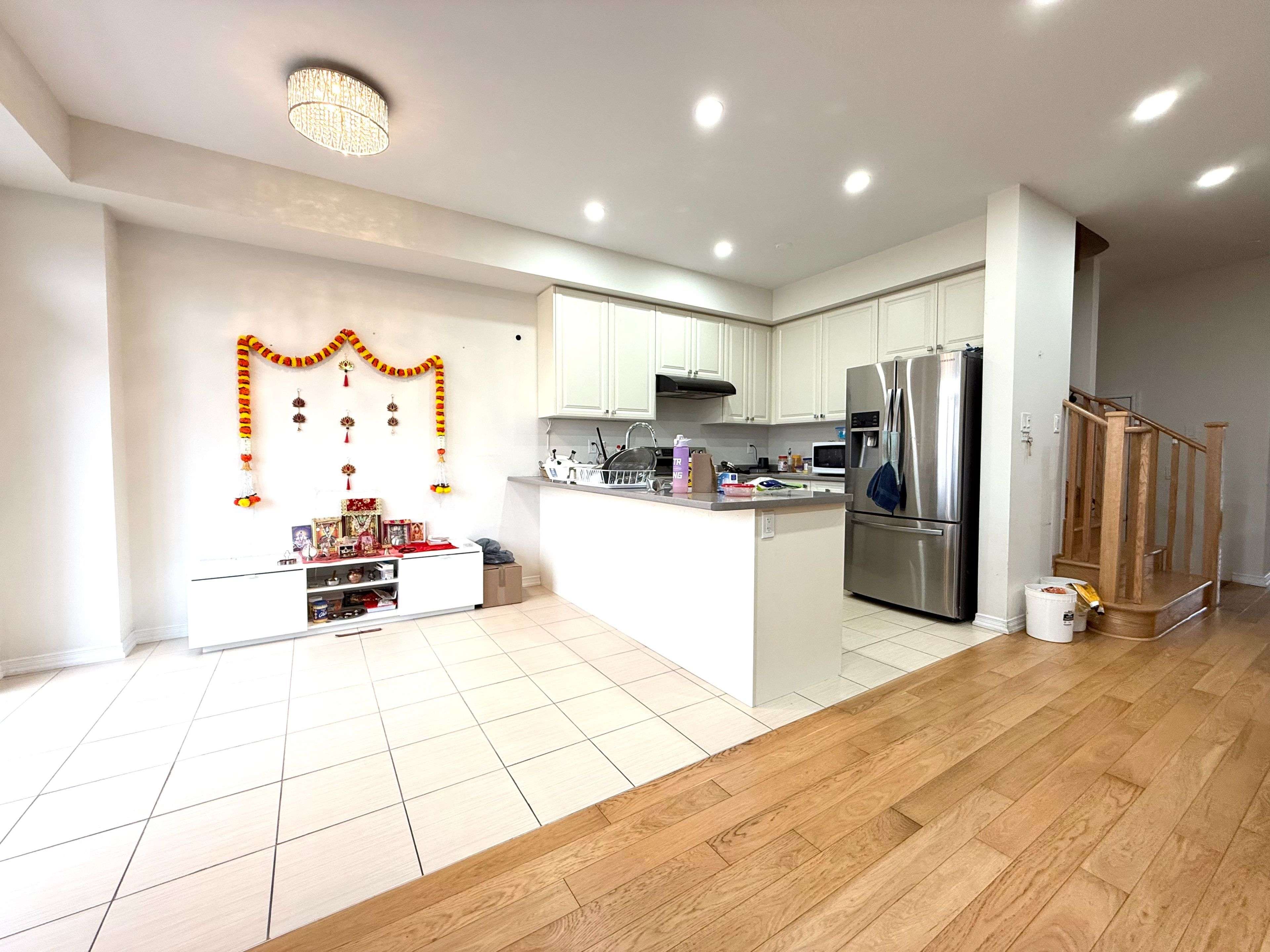 Niagara Falls, ON L2H 3S9,8317 Mulberry DR #7