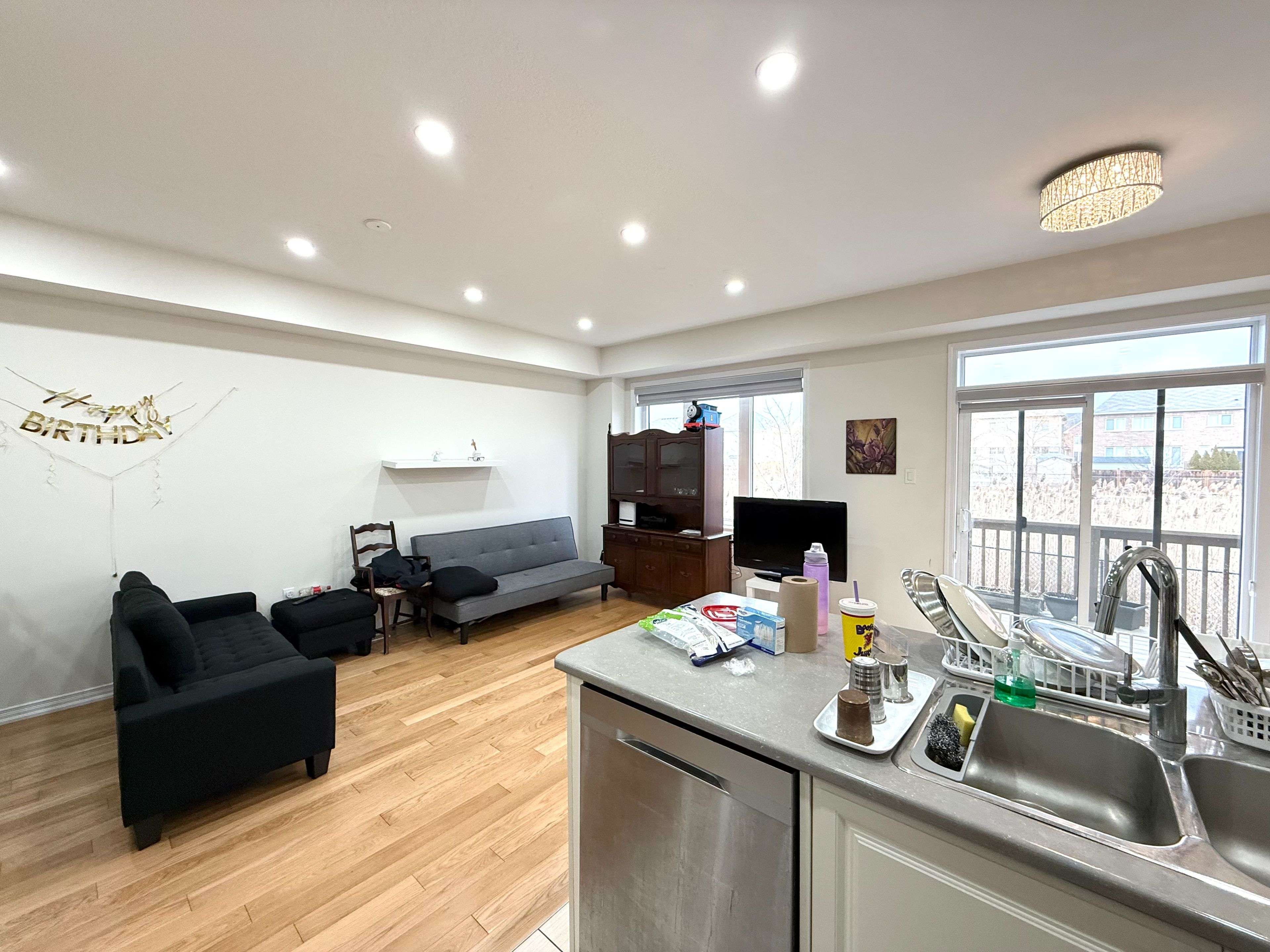 Niagara Falls, ON L2H 3S9,8317 Mulberry DR #7