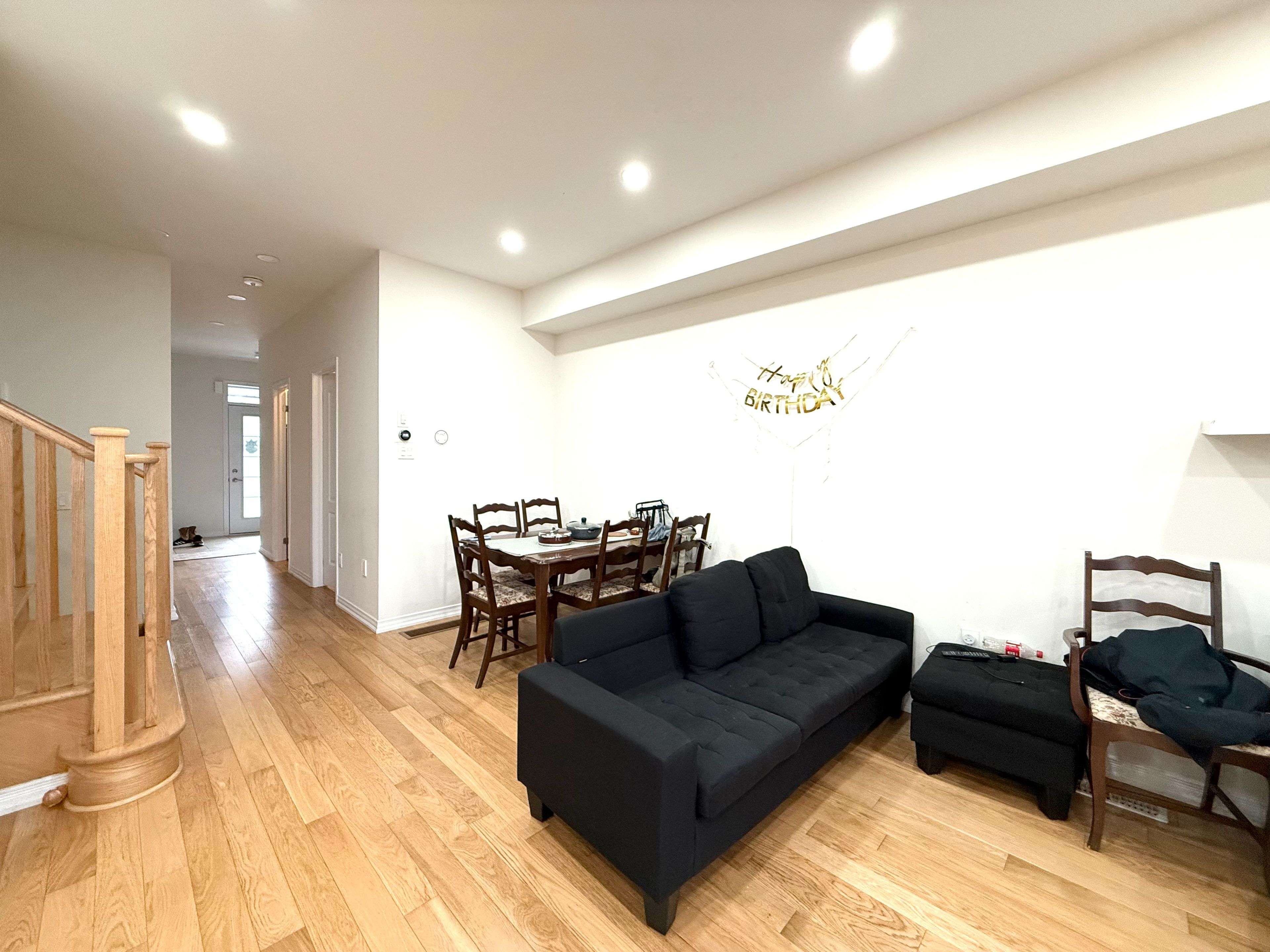 Niagara Falls, ON L2H 3S9,8317 Mulberry DR #7