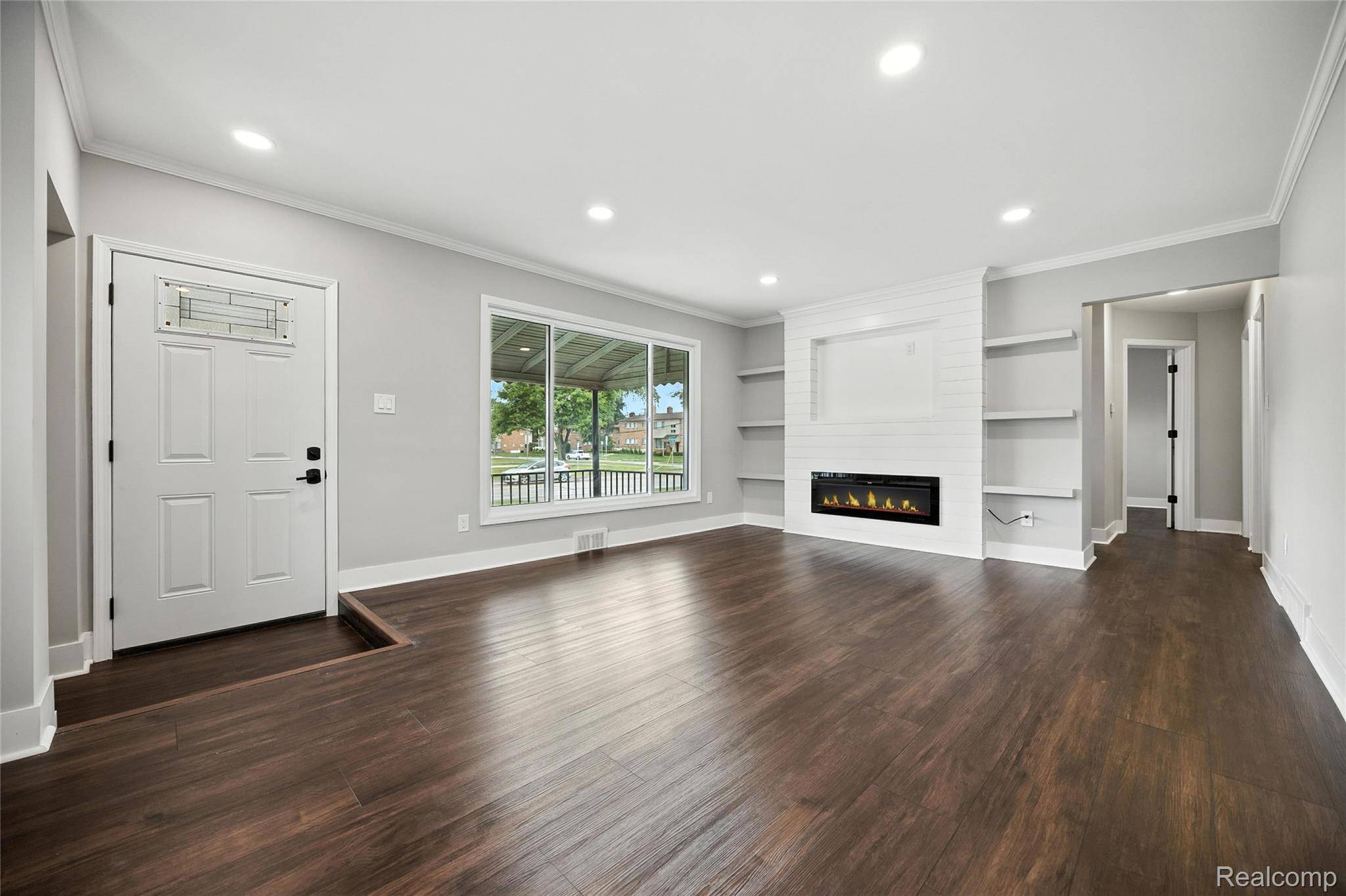 Royal Oak, MI 48073,1418 W 13 Mile RD W