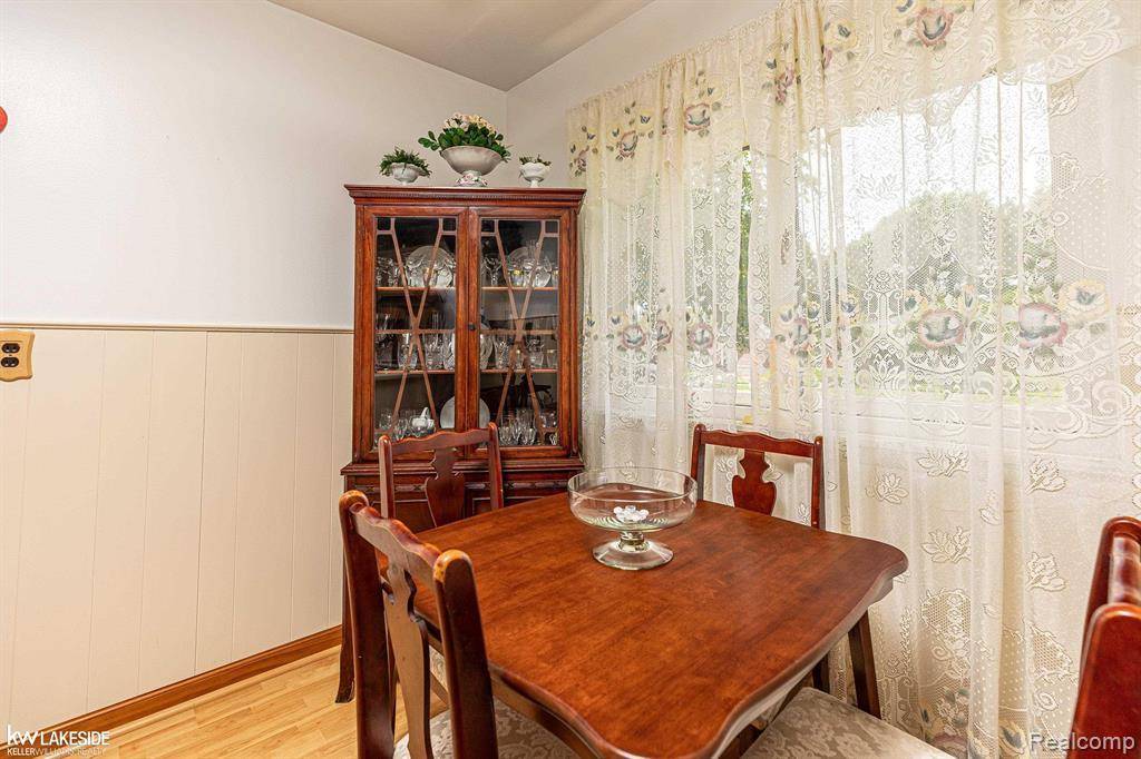 Warren, MI 48091,25810 Virginia DR