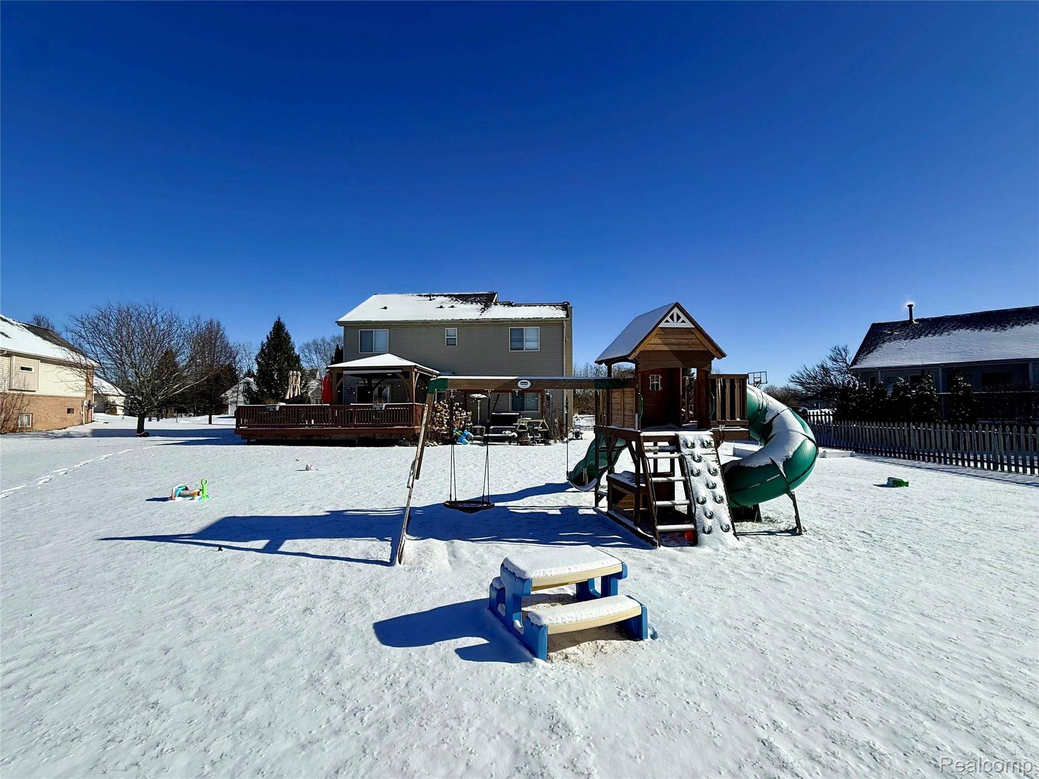 Grand Blanc, MI 48439,7586 Paradise DR