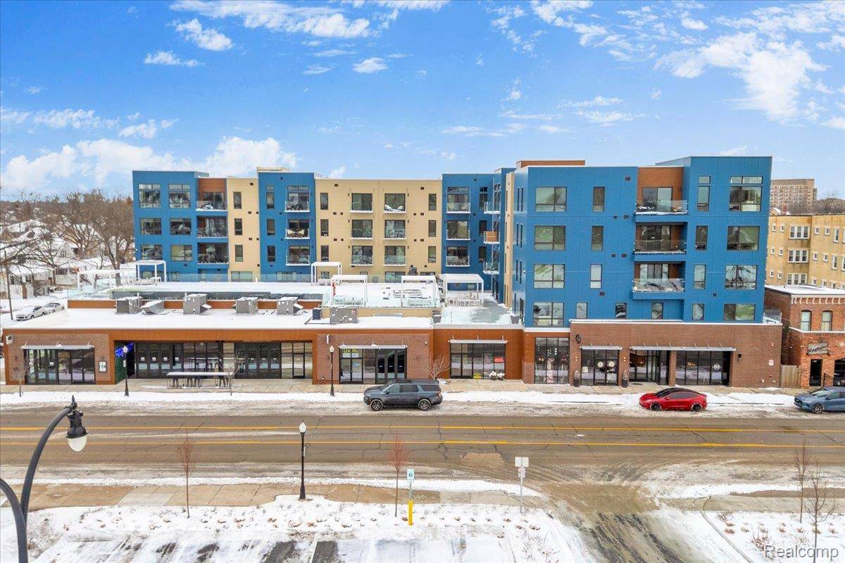 Wyandotte, MI 48192,166 Oak ST #PH5