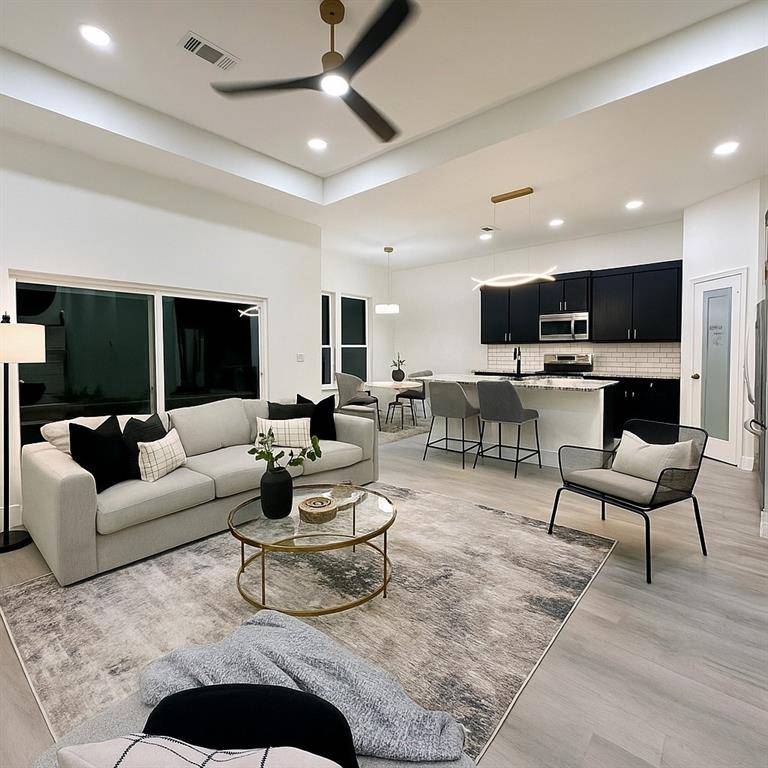 Grand Prairie, TX 75051,2209 W E Roberts Street