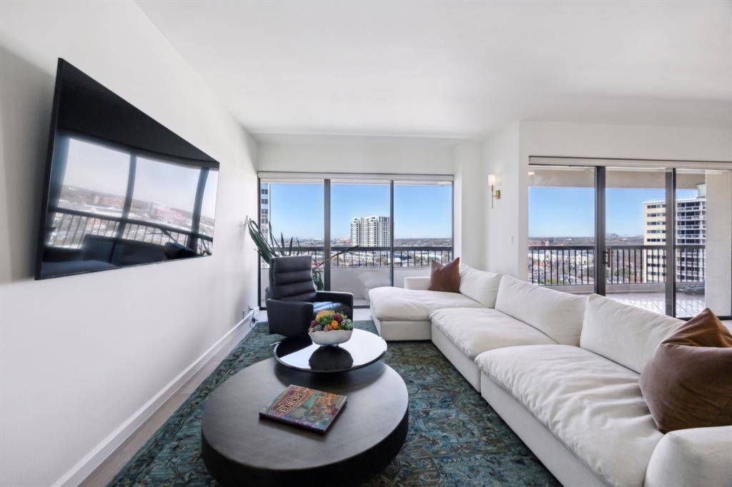 Dallas, TX 75219,3831 Turtle Creek Boulevard #18C