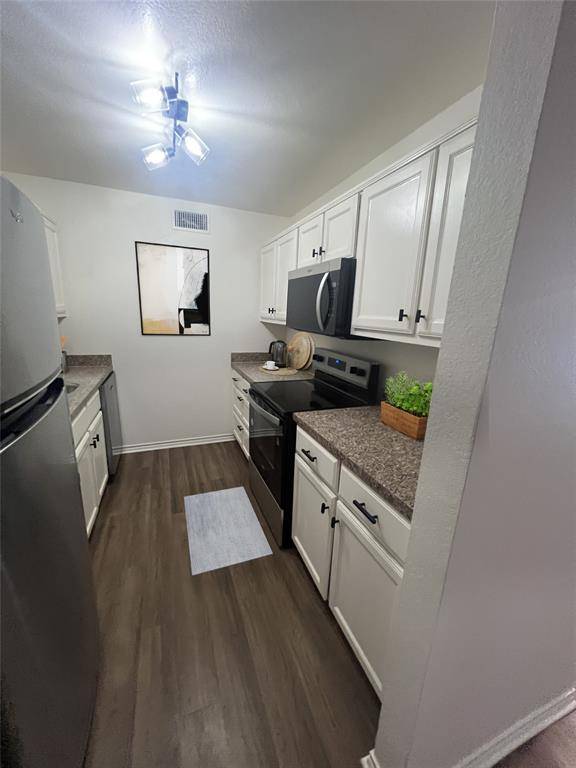 Benbrook, TX 76116,4639 Williams Road #209