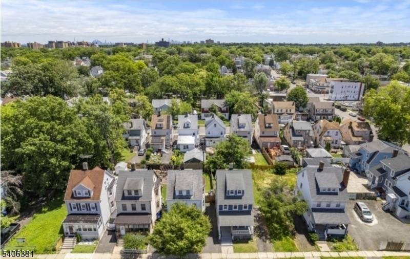 East Orange City, NJ 07018,42 Crawford St