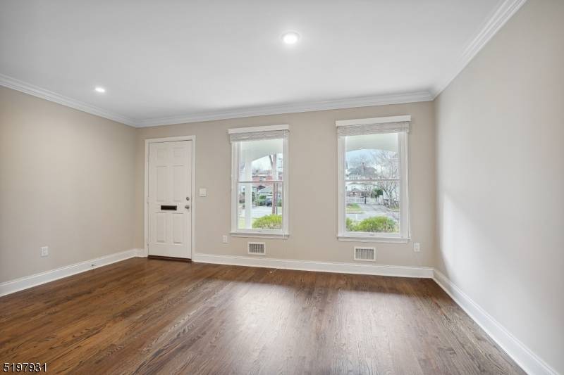 Summit City, NJ 07901,25 Ruthven Pl