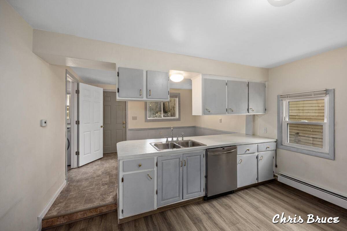 Grand Rapids, MI 49505,64 Quimby ST NE