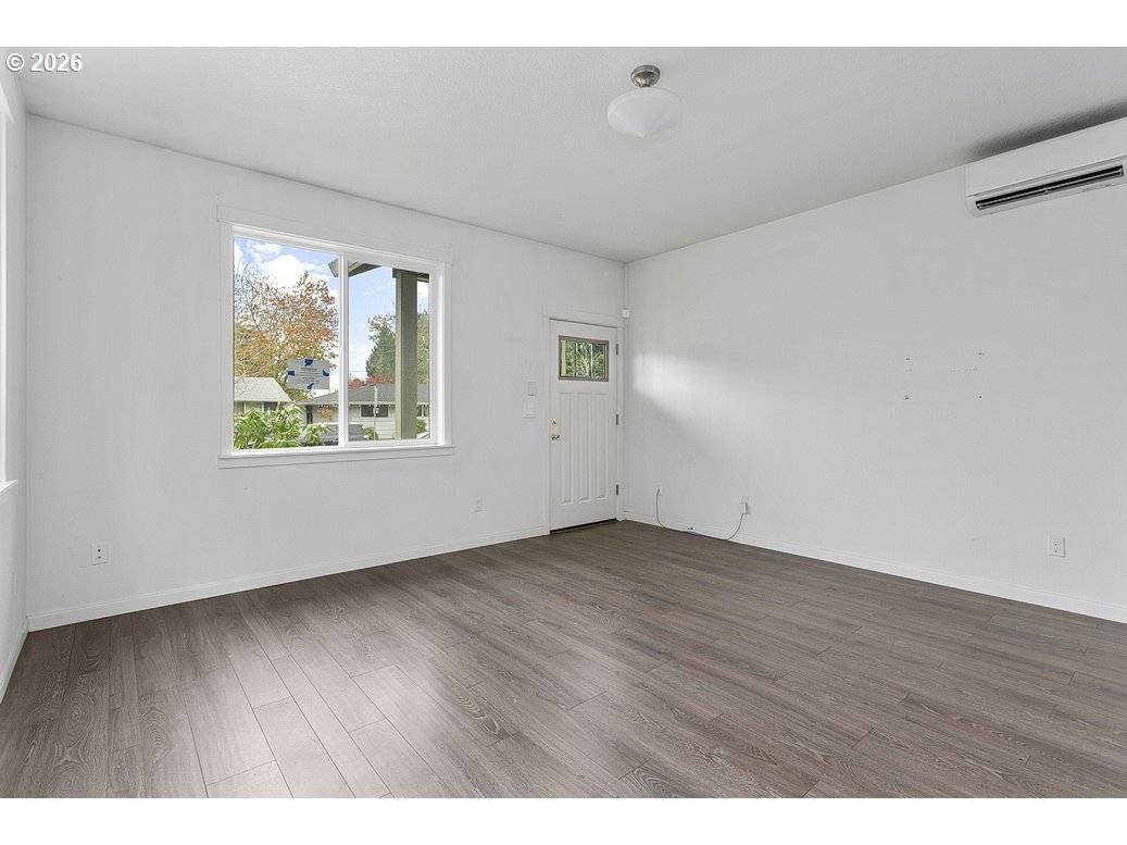 Portland, OR 97233,427 SE 154TH AVE