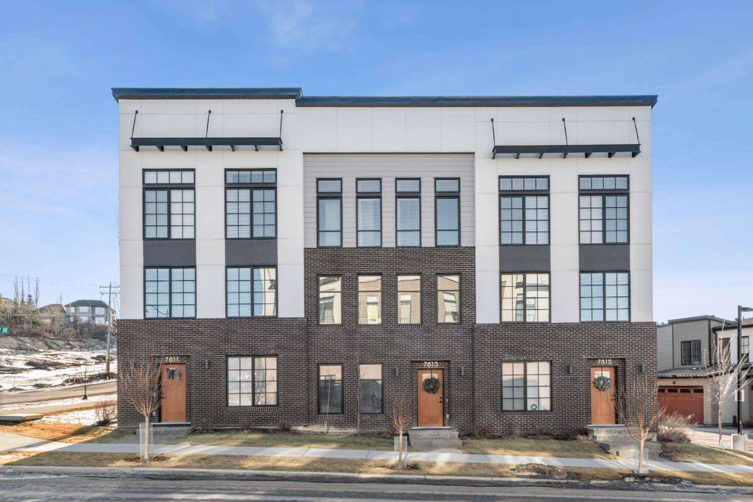 Calgary, AB T3H 6C9,7813 Spring Willow DR SW