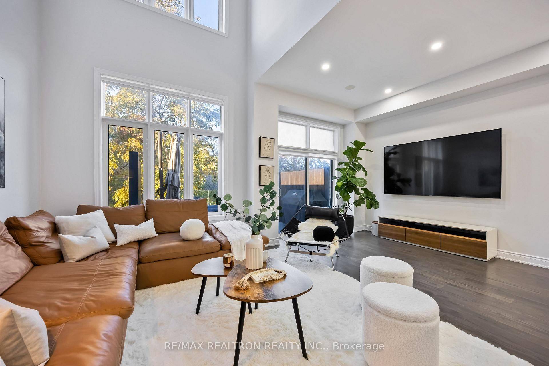 Vaughan, ON L6A 4Z8,600 Marc Santi BLVD