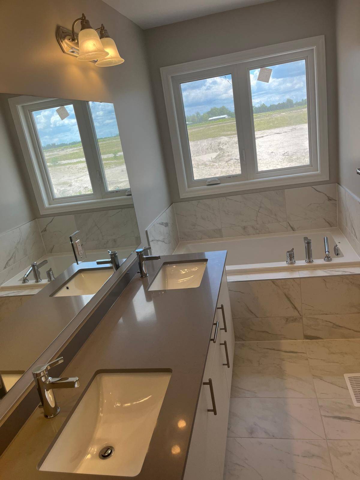 Barrie, ON L9J 0R6,111 Greer ST