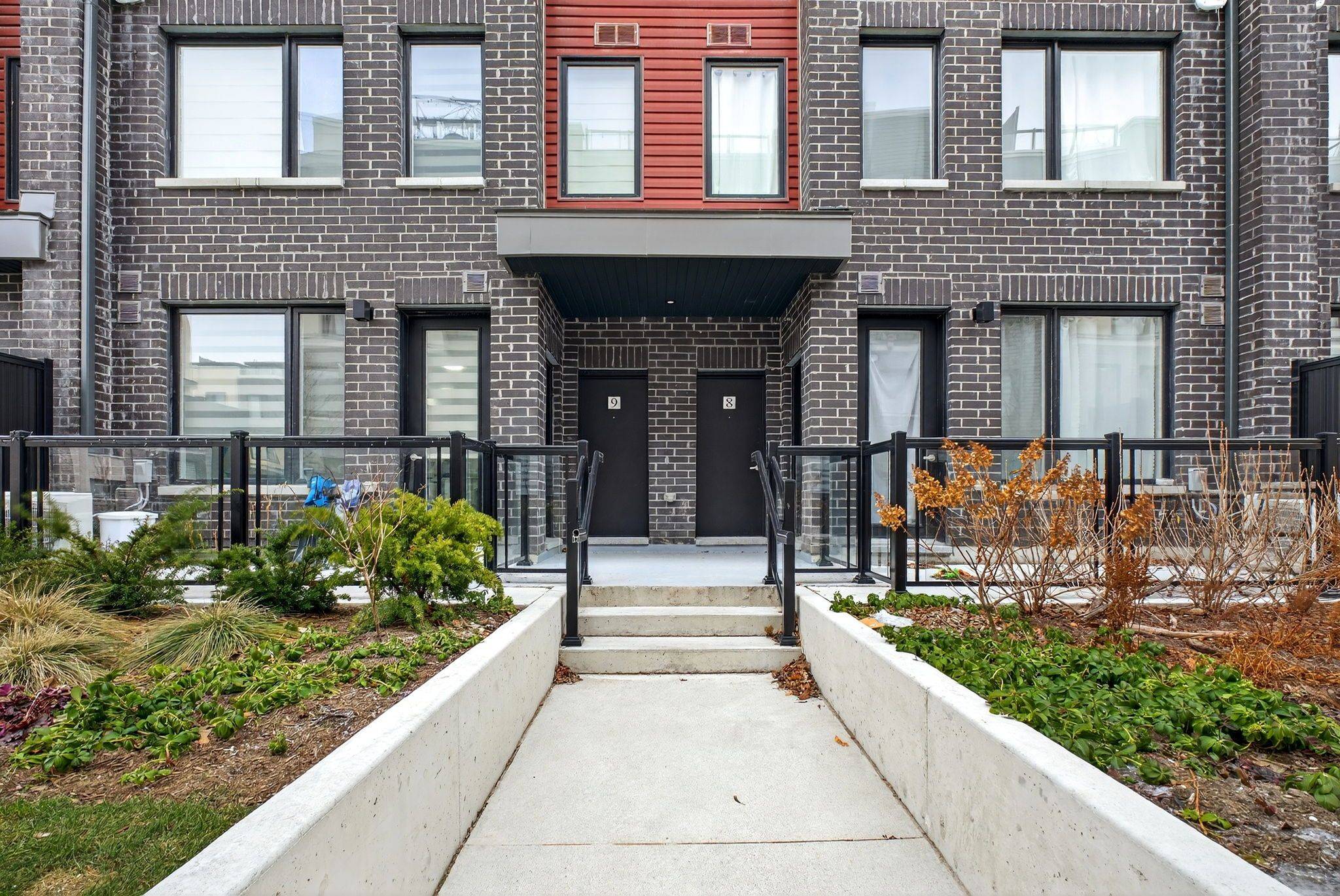 Mississauga, ON L5L 0C1,3560 Colonial DR #Unit #9