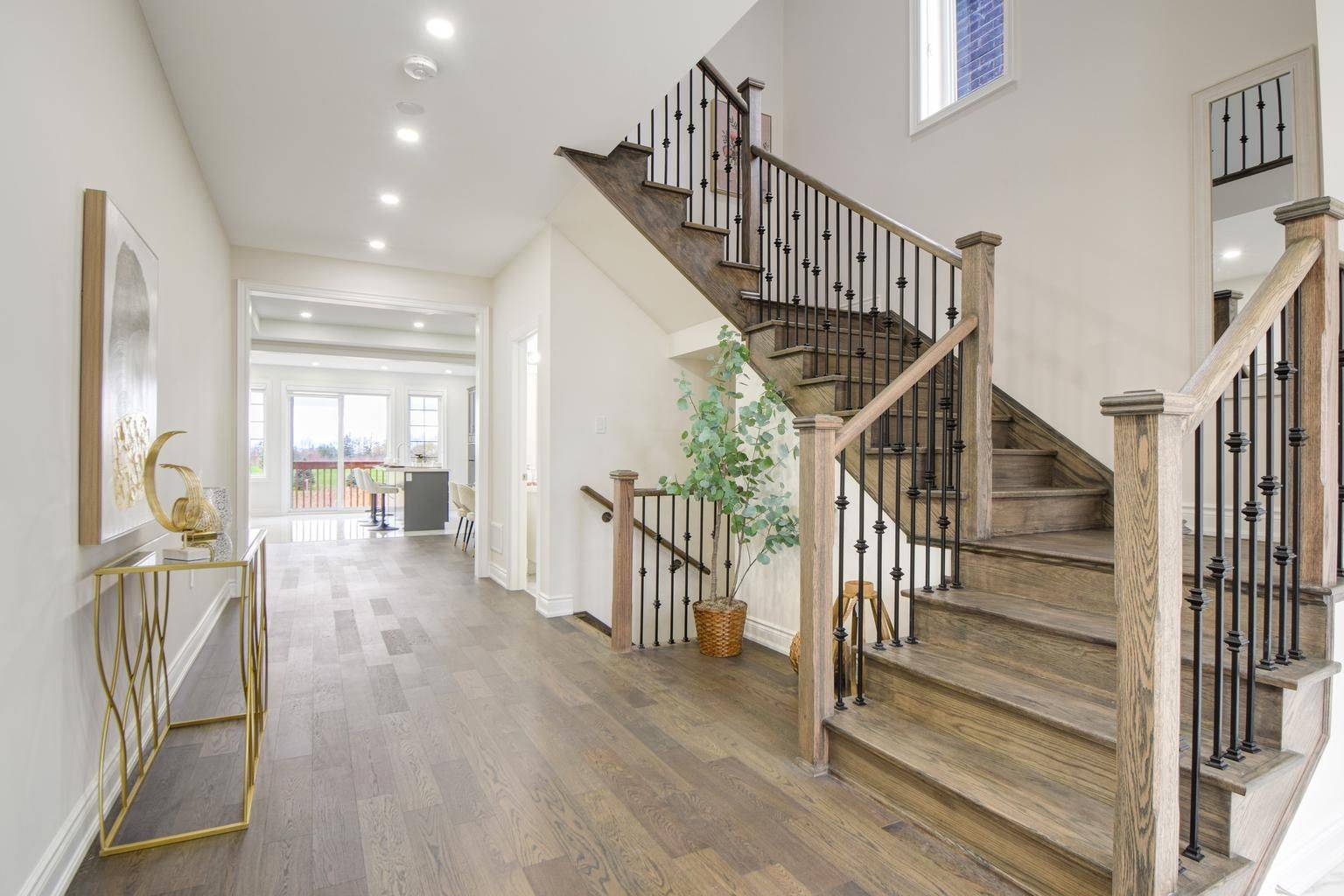 Brampton, ON L6X 0X1,18 Hosta ST E