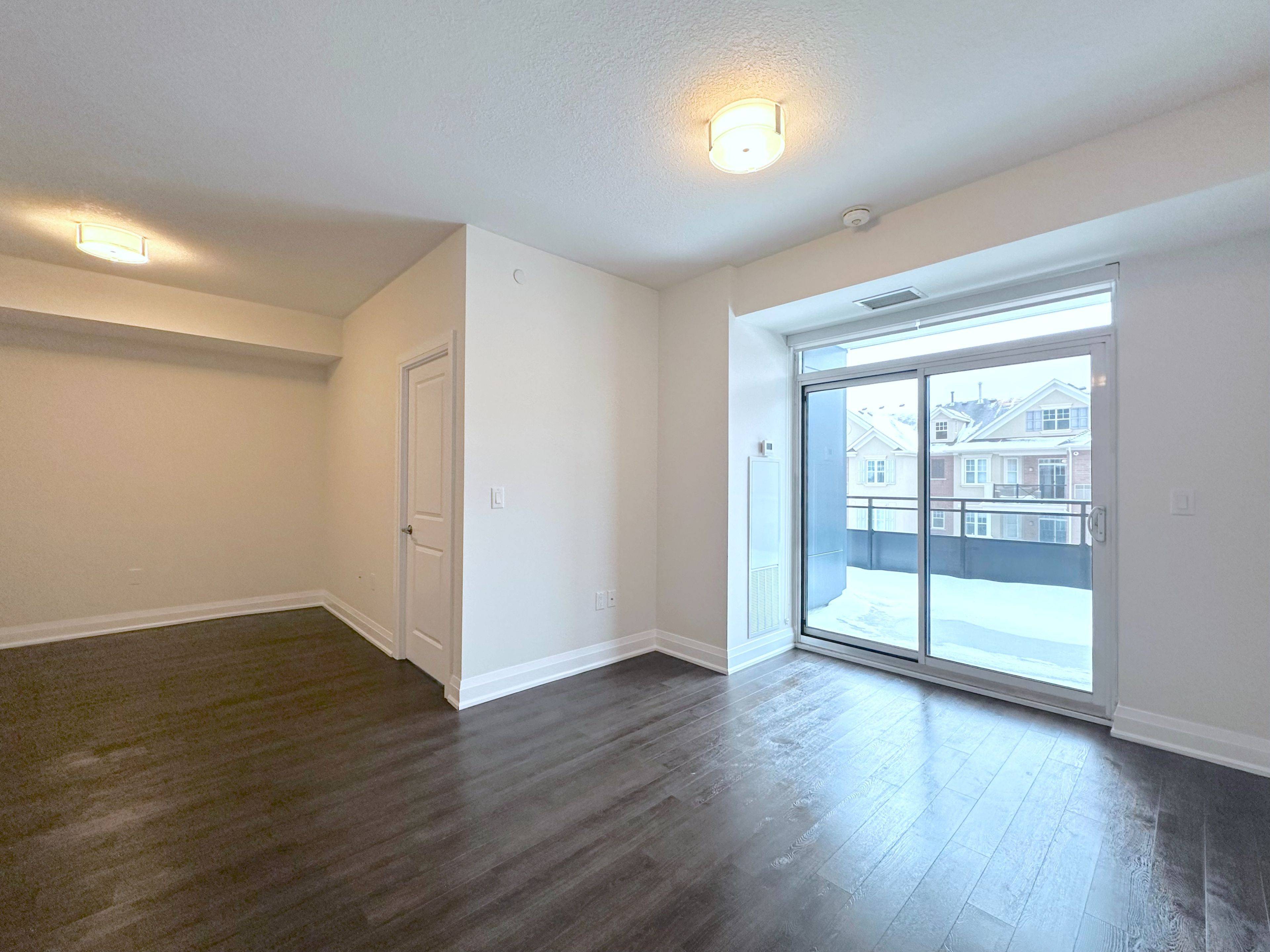 Oakville, ON L6H 0N5,2333 Taunton RD #315