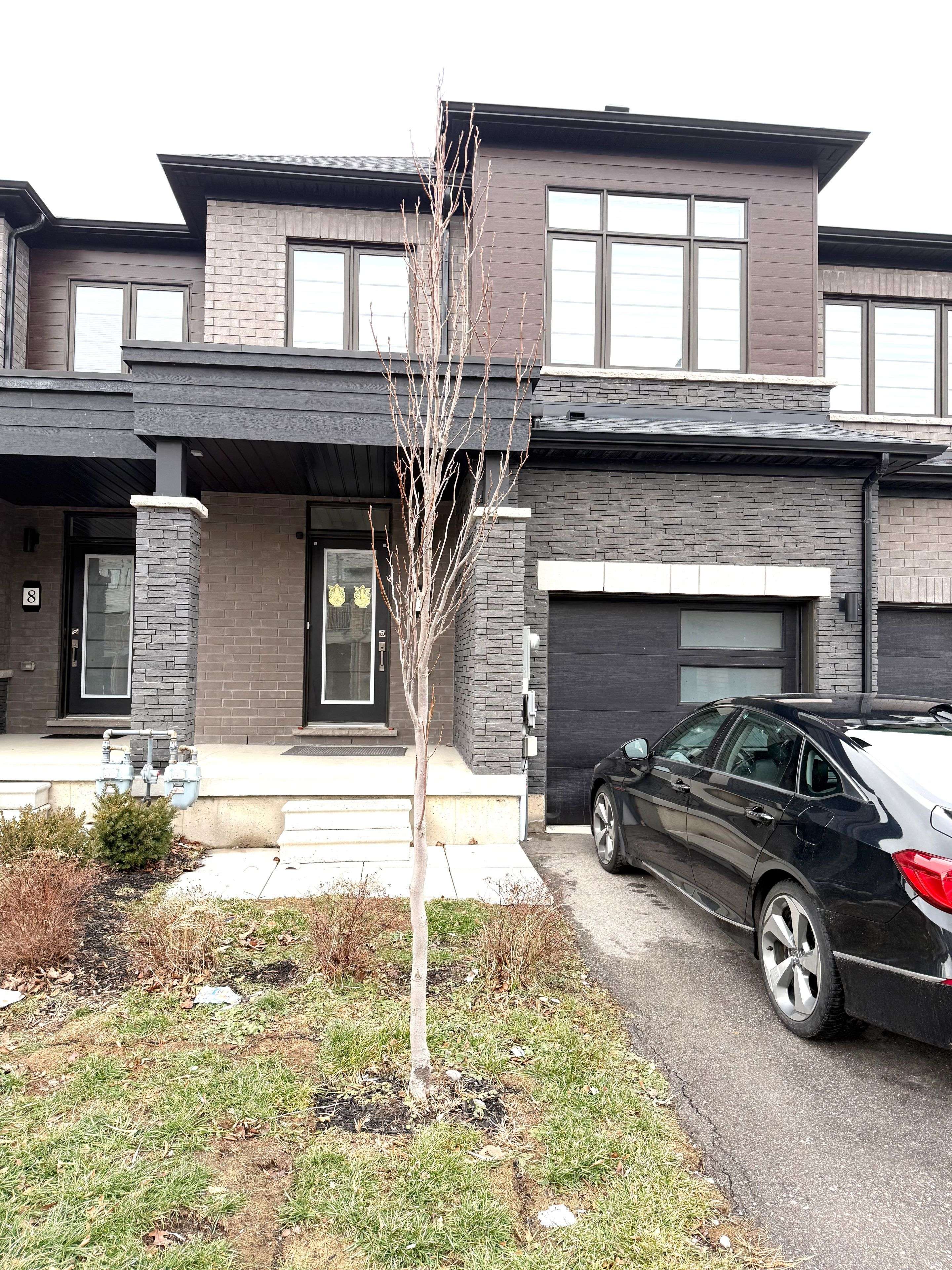 Niagara Falls, ON L2H 3S9,8317 Mulberry DR #7