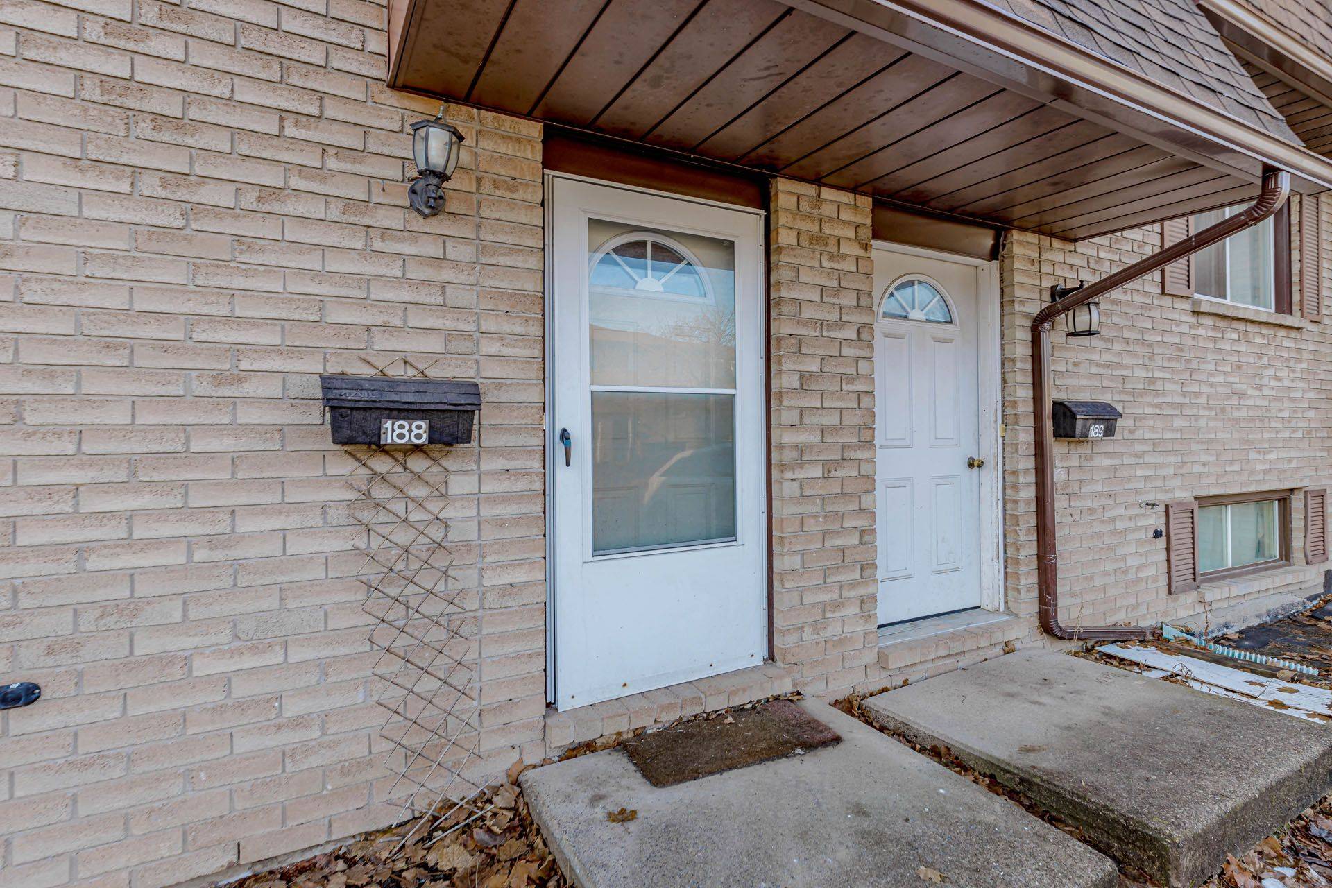 Welland, ON L3C 6P1,195 Denistoun ST #188