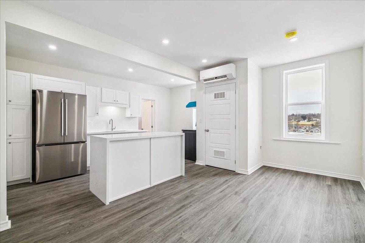 Norfolk, ON N3Y 1S2,68 Peel ST E #6