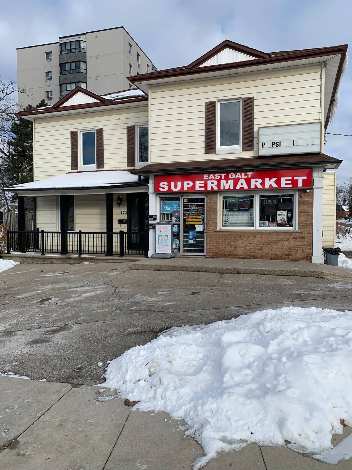 Cambridge, ON N1R 1W6,174 Main ST