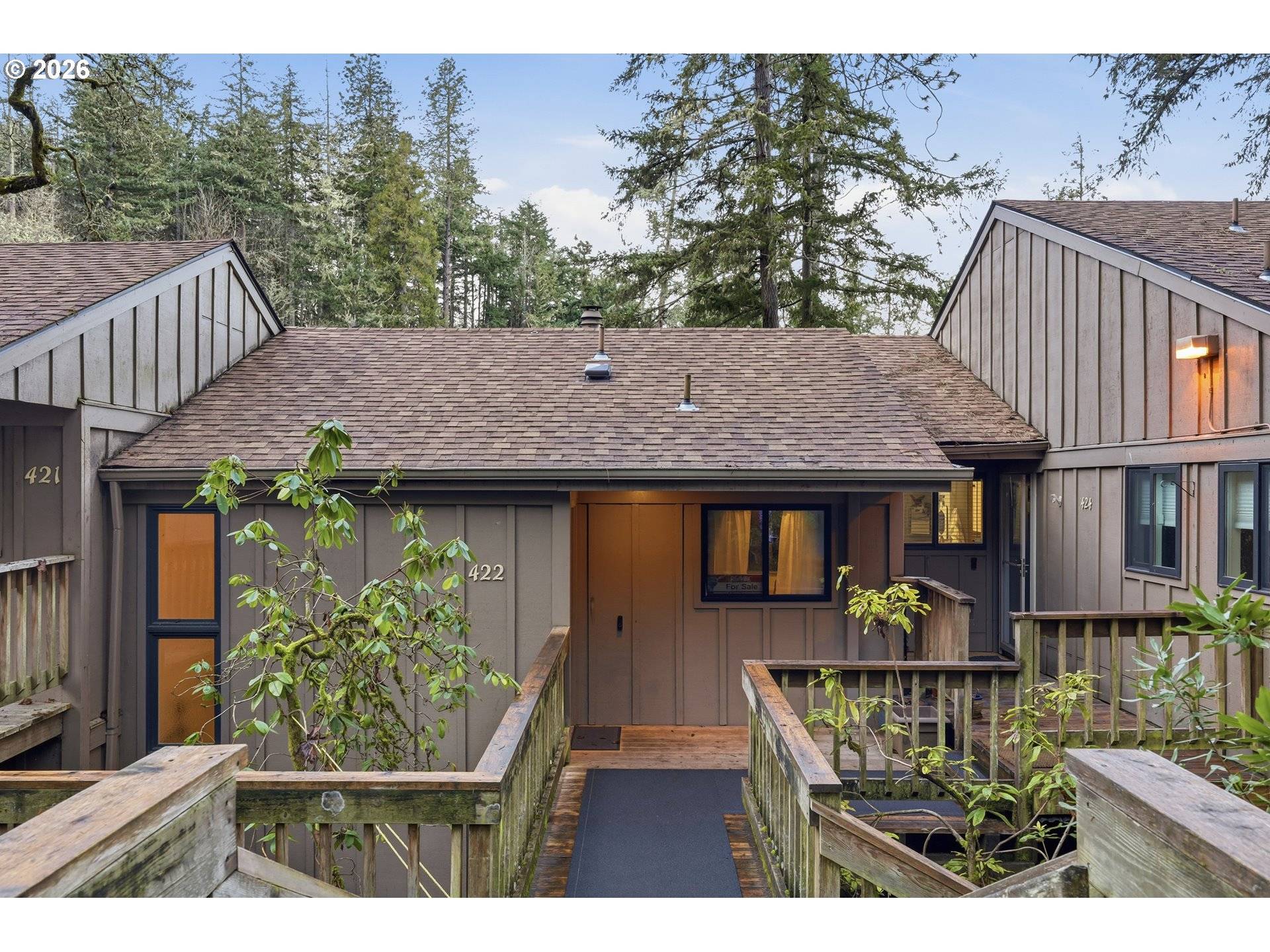 Eugene, OR 97405,422 STONEWOOD DR