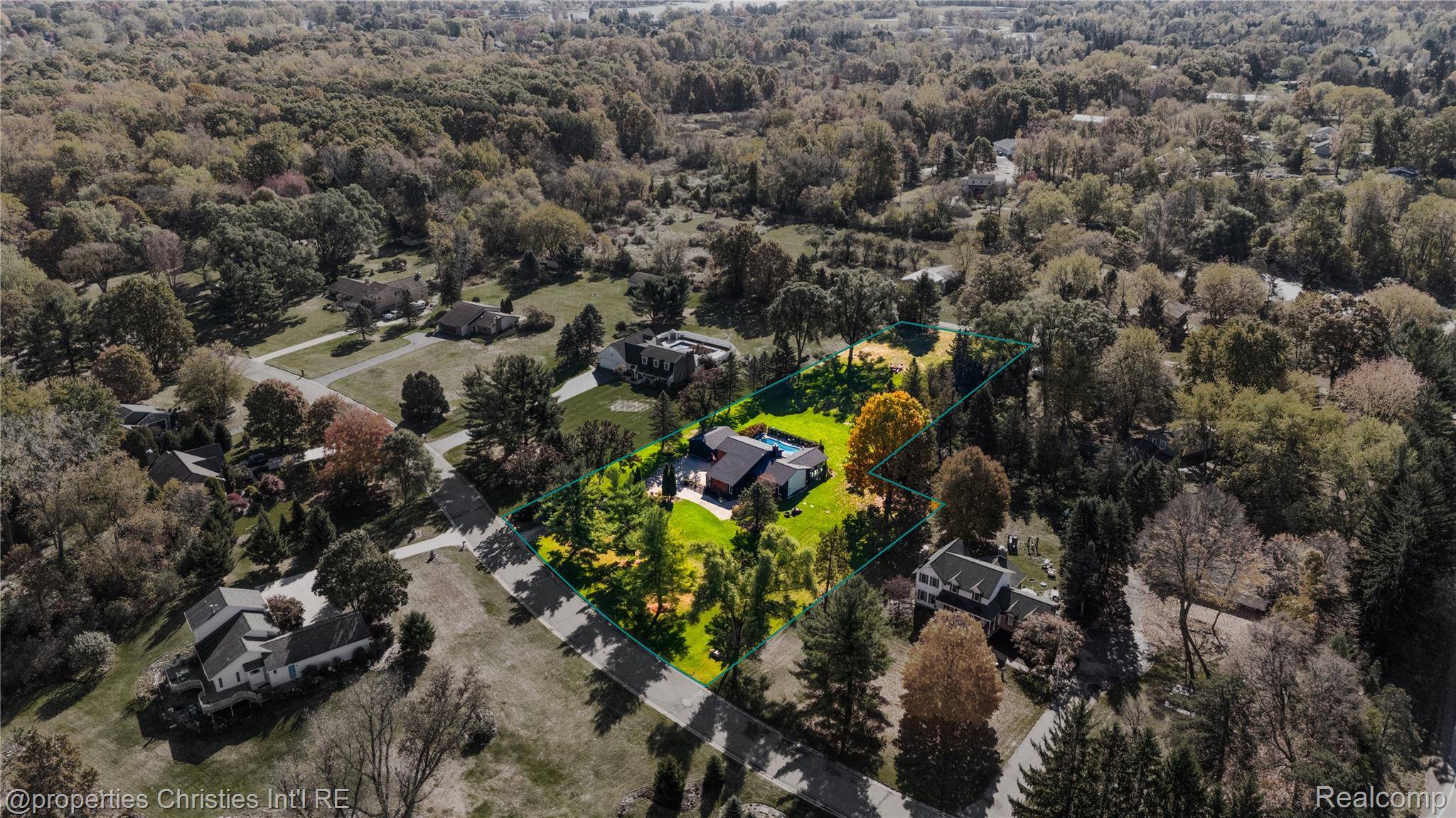 Milford, MI 48381,4301 Heatherwood DR